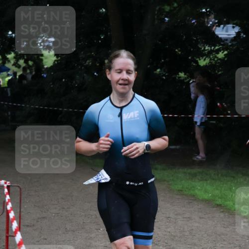 21.06.2025 - 27. Vierlanden-Triathlon Lena Gebhardt http://msf.ph/oto/7994759 15.06.2025 13:48:48 Laufen  meine-sportfotos.de
