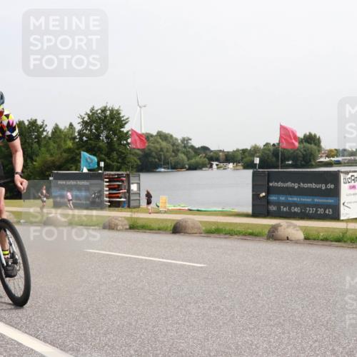 15.06.2025 - 27. Vierlanden-Triathlon H.Heesch http://msf.ph/oto/7994774 15.06.2025 11:23:39 Radfahren 187 meine-sportfotos.de