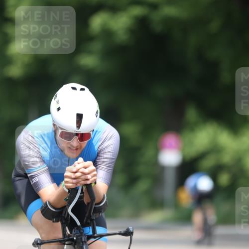 15.06.2025 - 7 Türme Triathlon Yannick Fuchs http://msf.ph/oto/7994778 15.06.2025 12:12:21 Radfahren 214, 465 meine-sportfotos.de