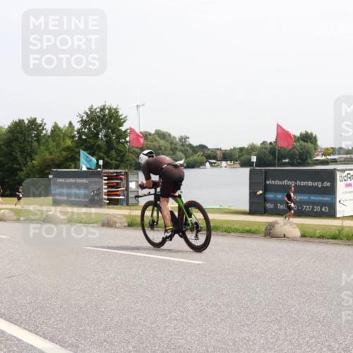 15.06.2025 - 27. Vierlanden-Triathlon H.Heesch http://msf.ph/oto/7994782 15.06.2025 11:23:46 Radfahren 228, 780 meine-sportfotos.de