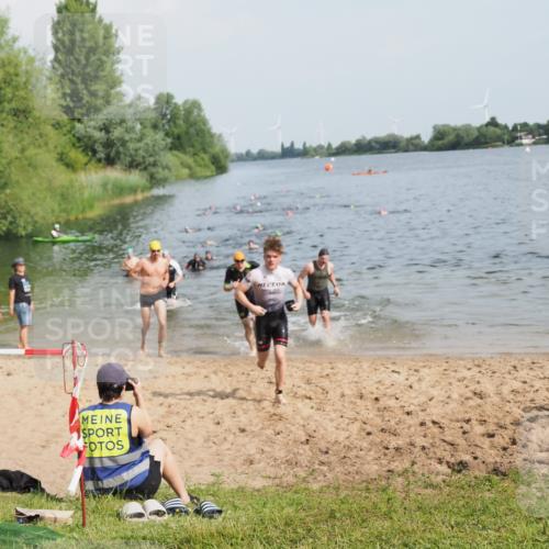 21.06.2025 - 27. Vierlanden-Triathlon MichiJ http://msf.ph/oto/7994798 15.06.2026 09:56:35 Schwimmen 254, 276, 286, 320, 341 meine-sportfotos.de