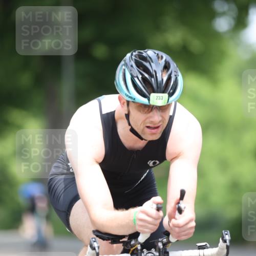 15.06.2025 - 7 Türme Triathlon Yannick Fuchs http://msf.ph/oto/7994820 15.06.2025 12:12:34 Radfahren 233, 236, 254 meine-sportfotos.de
