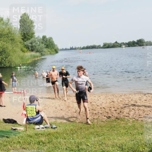 21.06.2025 - 27. Vierlanden-Triathlon MichiJ http://msf.ph/oto/7994852 15.06.2026 09:56:36 Schwimmen 254, 276, 286, 320, 341 meine-sportfotos.de
