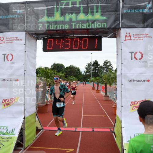 15.06.2025 - 7 Türme Triathlon Michael Strokosch http://msf.ph/oto/7994853 15.06.2025 14:30:01 Ziel 398, 403 meine-sportfotos.de