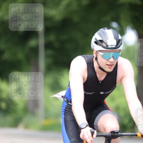 15.06.2025 - 7 Türme Triathlon Yannick Fuchs http://msf.ph/oto/7994859 15.06.2025 13:09:47 Radfahren 222, 382, 555, 603, 658, 670 meine-sportfotos.de