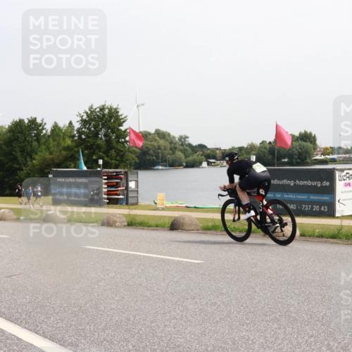15.06.2025 - 27. Vierlanden-Triathlon H.Heesch http://msf.ph/oto/7994860 15.06.2025 11:24:23 Radfahren 804, 904 meine-sportfotos.de