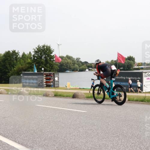 15.06.2025 - 27. Vierlanden-Triathlon H.Heesch http://msf.ph/oto/7994871 15.06.2025 11:24:29 Radfahren 161, 904 meine-sportfotos.de