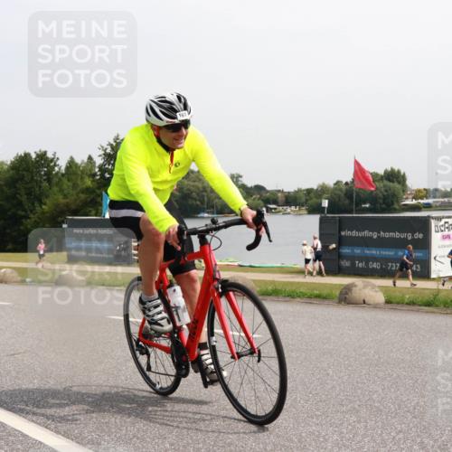 15.06.2025 - 27. Vierlanden-Triathlon H.Heesch http://msf.ph/oto/7994906 15.06.2025 11:24:31 Radfahren 161, 213, 904 meine-sportfotos.de