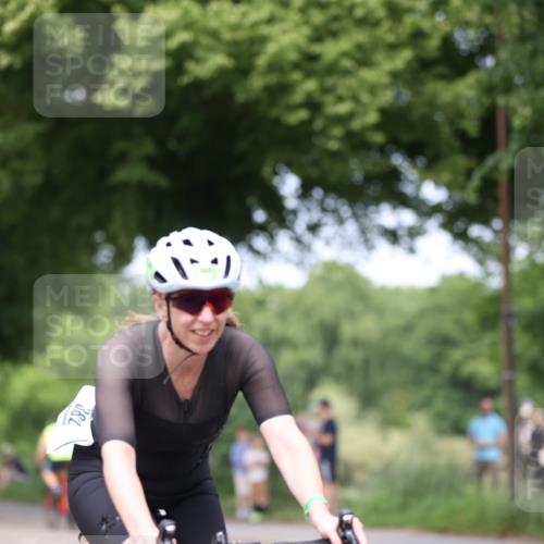 15.06.2025 - 7 Türme Triathlon Yannick Fuchs http://msf.ph/oto/7994922 15.06.2025 13:09:50 Radfahren 222, 382, 555, 601, 603, 658, 670 meine-sportfotos.de
