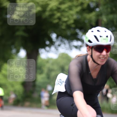 15.06.2025 - 7 Türme Triathlon Yannick Fuchs http://msf.ph/oto/7994930 15.06.2025 13:09:50 Radfahren 222, 382, 555, 601, 603, 658, 670 meine-sportfotos.de