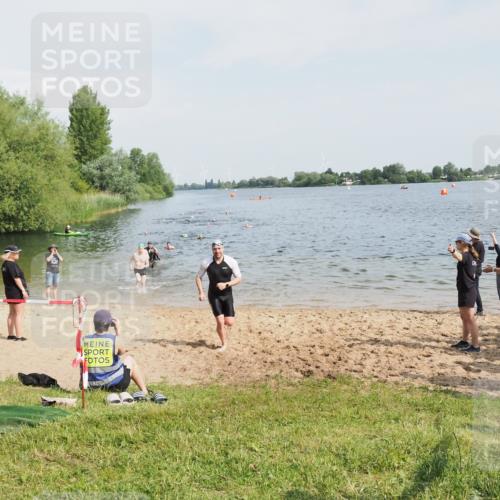 21.06.2025 - 27. Vierlanden-Triathlon MichiJ http://msf.ph/oto/7994935 15.06.2026 09:56:41 Schwimmen 254, 275, 276, 281, 286, 320, 341 meine-sportfotos.de
