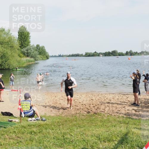 21.06.2025 - 27. Vierlanden-Triathlon MichiJ http://msf.ph/oto/7994939 15.06.2026 09:56:42 Schwimmen 254, 275, 276, 281, 286, 320, 341 meine-sportfotos.de
