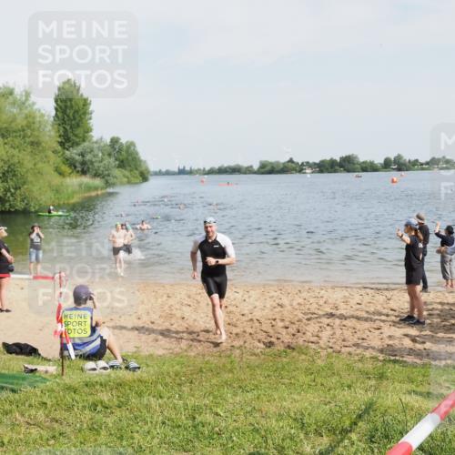 21.06.2025 - 27. Vierlanden-Triathlon MichiJ http://msf.ph/oto/7994946 15.06.2026 09:56:42 Schwimmen 254, 275, 276, 281, 286, 320, 341 meine-sportfotos.de