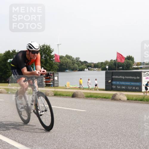 15.06.2025 - 27. Vierlanden-Triathlon H.Heesch http://msf.ph/oto/7994955 15.06.2025 11:25:02 Radfahren 81, 693 meine-sportfotos.de