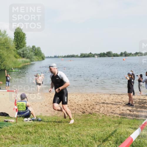 21.06.2025 - 27. Vierlanden-Triathlon MichiJ http://msf.ph/oto/7994968 15.06.2026 09:56:43 Schwimmen 254, 275, 276, 281, 286, 320, 341 meine-sportfotos.de
