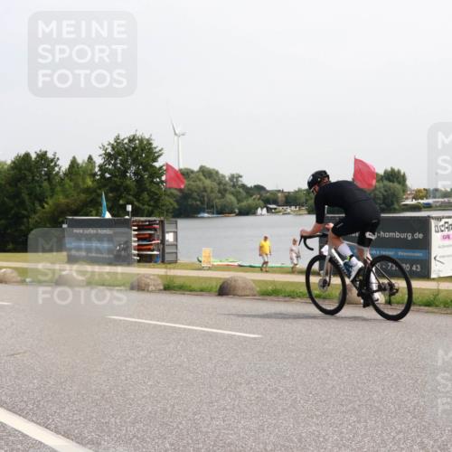 15.06.2025 - 27. Vierlanden-Triathlon H.Heesch http://msf.ph/oto/7994973 15.06.2025 11:25:03 Radfahren 81, 693 meine-sportfotos.de