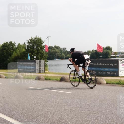 15.06.2025 - 27. Vierlanden-Triathlon H.Heesch http://msf.ph/oto/7994978 15.06.2025 09:15:33 Radfahren 30 meine-sportfotos.de