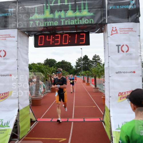 15.06.2025 - 7 Türme Triathlon Michael Strokosch http://msf.ph/oto/7994982 15.06.2025 14:30:13 Ziel 637, 1172 meine-sportfotos.de