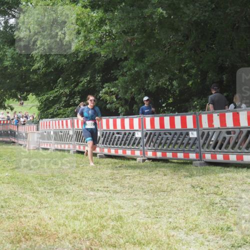 21.06.2025 - 27. Vierlanden-Triathlon KatJ http://msf.ph/oto/7994991 15.06.2025 12:44:38 Ziel 980 meine-sportfotos.de