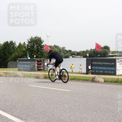 15.06.2025 - 27. Vierlanden-Triathlon H.Heesch http://msf.ph/oto/7994994 15.06.2025 11:25:03 Radfahren 81, 693 meine-sportfotos.de