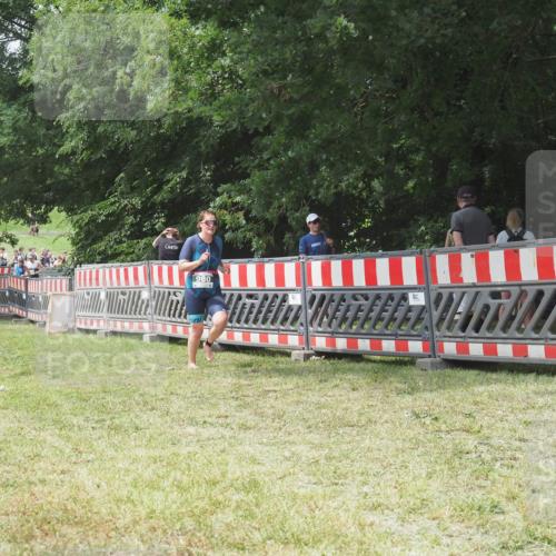 21.06.2025 - 27. Vierlanden-Triathlon KatJ http://msf.ph/oto/7994998 15.06.2025 12:44:38 Ziel 980 meine-sportfotos.de
