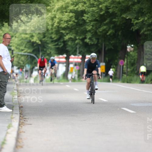 15.06.2025 - 7 Türme Triathlon Yannick Fuchs http://msf.ph/oto/7995005 15.06.2025 13:10:01 Radfahren 415, 553 meine-sportfotos.de
