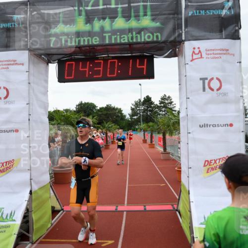 15.06.2025 - 7 Türme Triathlon Michael Strokosch http://msf.ph/oto/7995008 15.06.2025 14:30:14 Ziel 637, 1172 meine-sportfotos.de