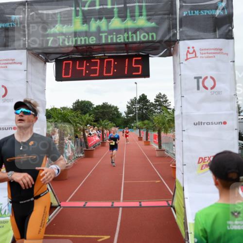 15.06.2025 - 7 Türme Triathlon Michael Strokosch http://msf.ph/oto/7995014 15.06.2025 14:30:14 Ziel 637, 1172 meine-sportfotos.de