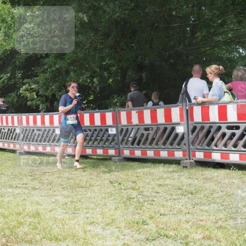 21.06.2025 - 27. Vierlanden-Triathlon KatJ http://msf.ph/oto/7995015 15.06.2025 12:44:39 Ziel 980 meine-sportfotos.de