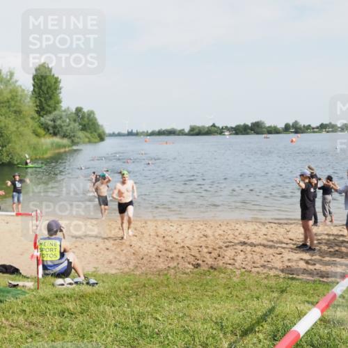 21.06.2025 - 27. Vierlanden-Triathlon MichiJ http://msf.ph/oto/7995016 15.06.2026 09:56:45 Schwimmen 254, 258, 275, 276, 281, 286, 301, 320 meine-sportfotos.de