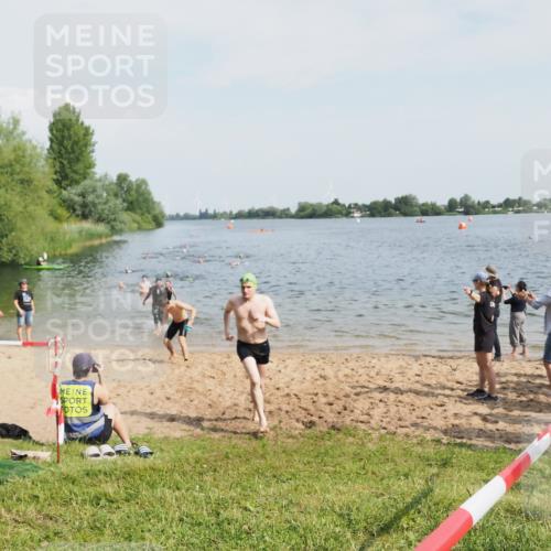21.06.2025 - 27. Vierlanden-Triathlon MichiJ http://msf.ph/oto/7995046 15.06.2026 09:56:46 Schwimmen 258, 275, 276, 281, 286, 301, 320 meine-sportfotos.de