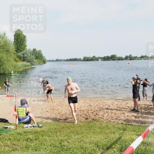 21.06.2025 - 27. Vierlanden-Triathlon MichiJ http://msf.ph/oto/7995050 15.06.2026 09:56:46 Schwimmen 258, 275, 276, 281, 286, 301, 320 meine-sportfotos.de