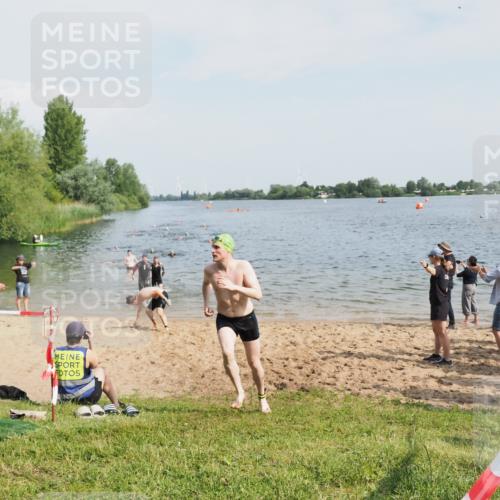 21.06.2025 - 27. Vierlanden-Triathlon MichiJ http://msf.ph/oto/7995064 15.06.2026 09:56:47 Schwimmen 258, 275, 281, 301, 320 meine-sportfotos.de