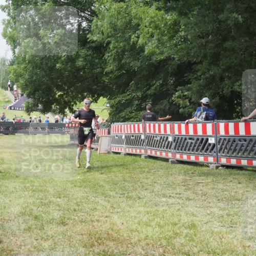 21.06.2025 - 27. Vierlanden-Triathlon KatJ http://msf.ph/oto/7995066 15.06.2025 12:44:54 Ziel 726 meine-sportfotos.de