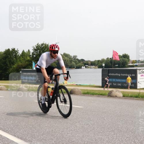 15.06.2025 - 27. Vierlanden-Triathlon H.Heesch http://msf.ph/oto/7995071 15.06.2025 11:25:11 Radfahren 22, 29, 970 meine-sportfotos.de