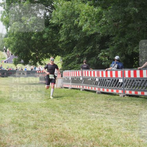 21.06.2025 - 27. Vierlanden-Triathlon KatJ http://msf.ph/oto/7995077 15.06.2025 12:44:54 Ziel 726 meine-sportfotos.de