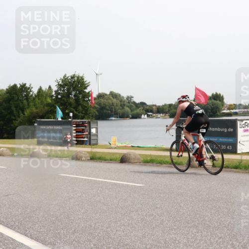 15.06.2025 - 27. Vierlanden-Triathlon H.Heesch http://msf.ph/oto/7995108 15.06.2025 11:25:16 Radfahren 29, 726, 944 meine-sportfotos.de
