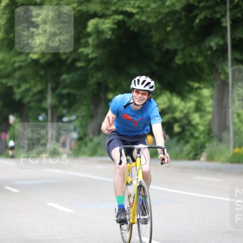 15.06.2025 - 7 Türme Triathlon Yannick Fuchs http://msf.ph/oto/7995114 15.06.2025 13:10:08 Radfahren 230, 553 meine-sportfotos.de