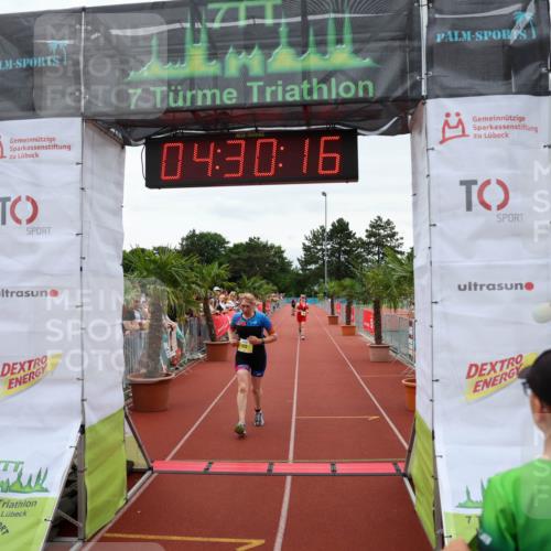15.06.2025 - 7 Türme Triathlon Michael Strokosch http://msf.ph/oto/7995115 15.06.2025 14:30:16 Ziel 637 meine-sportfotos.de