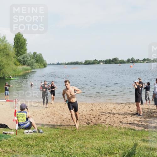 21.06.2025 - 27. Vierlanden-Triathlon MichiJ http://msf.ph/oto/7995140 15.06.2026 09:56:49 Schwimmen 258, 275, 281, 301, 320 meine-sportfotos.de