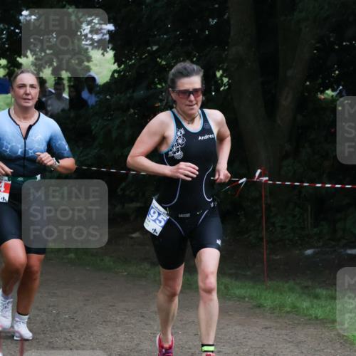 21.06.2025 - 27. Vierlanden-Triathlon Lena Gebhardt http://msf.ph/oto/7995146 15.06.2025 13:49:55 Laufen 95 meine-sportfotos.de