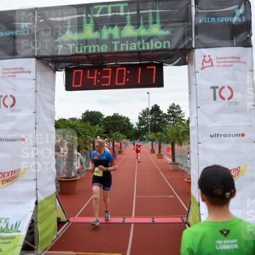 15.06.2025 - 7 Türme Triathlon Michael Strokosch http://msf.ph/oto/7995165 15.06.2025 14:30:17 Ziel 637, 753 meine-sportfotos.de