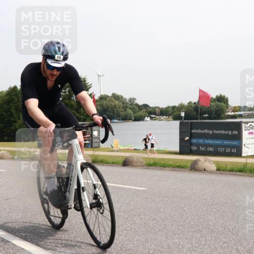 15.06.2025 - 27. Vierlanden-Triathlon H.Heesch http://msf.ph/oto/7995167 15.06.2025 11:25:26 Radfahren 68, 97 meine-sportfotos.de
