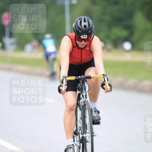 21.06.2025 - 27. Vierlanden-Triathlon H.Heesch http://msf.ph/oto/7995176 15.06.2025 12:15:05 Radfahren 868, 894, 910 meine-sportfotos.de