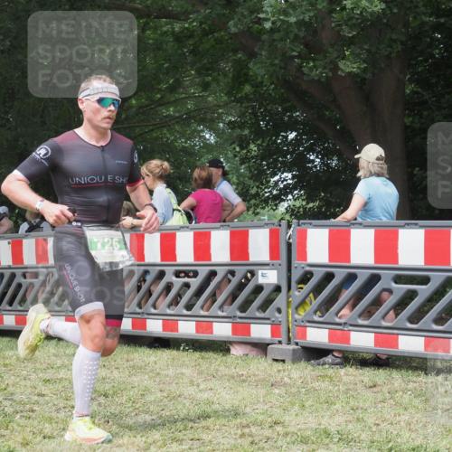 21.06.2025 - 27. Vierlanden-Triathlon KatJ http://msf.ph/oto/7995181 15.06.2025 12:44:56 Ziel 726 meine-sportfotos.de