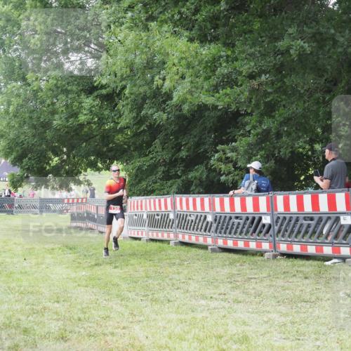 21.06.2025 - 27. Vierlanden-Triathlon KatJ http://msf.ph/oto/7995197 15.06.2025 12:46:07 Ziel 130 meine-sportfotos.de