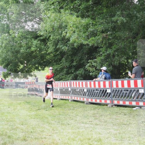 21.06.2025 - 27. Vierlanden-Triathlon KatJ http://msf.ph/oto/7995217 15.06.2025 12:46:07 Ziel 130 meine-sportfotos.de