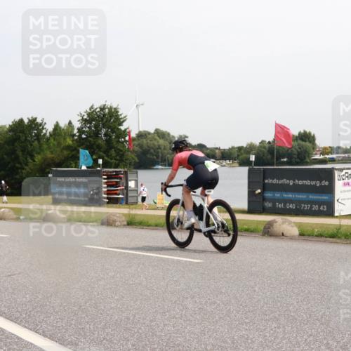 15.06.2025 - 27. Vierlanden-Triathlon H.Heesch http://msf.ph/oto/7995228 15.06.2025 11:25:29 Radfahren 68, 97, 169, 792 meine-sportfotos.de