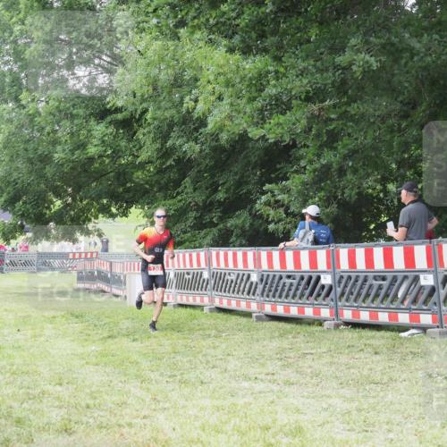 21.06.2025 - 27. Vierlanden-Triathlon KatJ http://msf.ph/oto/7995236 15.06.2025 12:46:07 Ziel 130 meine-sportfotos.de