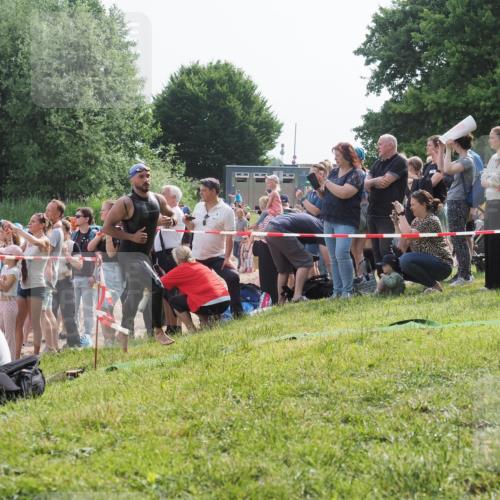 15.06.2025 - 27. Vierlanden-Triathlon KatJ http://msf.ph/oto/7995245 15.06.2025 09:55:09 Schwimmen 299, 311, 326, 336, 344 meine-sportfotos.de